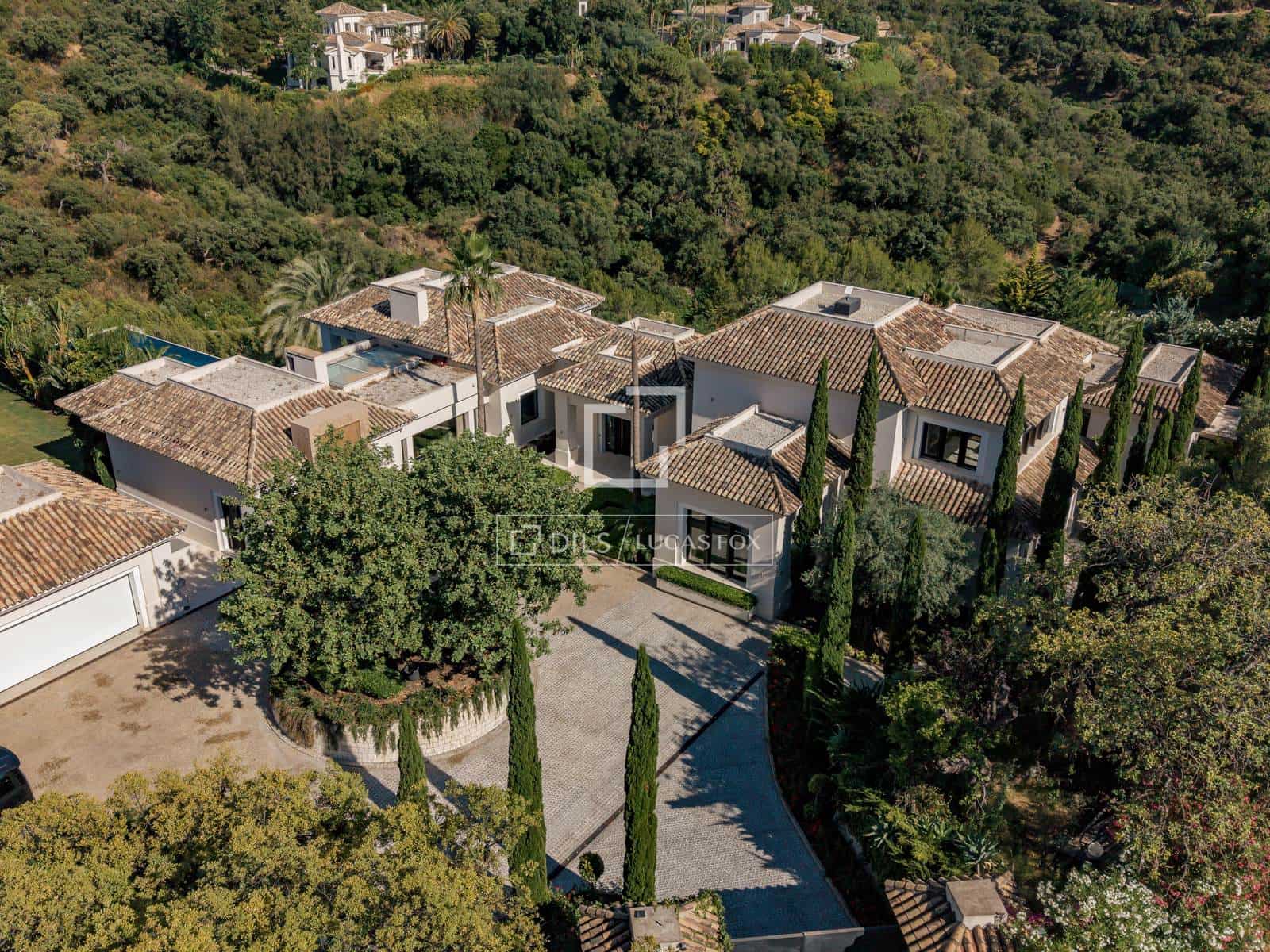 Chalet de 6 habitaciones en Benahavís en venta con piscina garaje - 15.000.000 € (Ref: 9978022)
