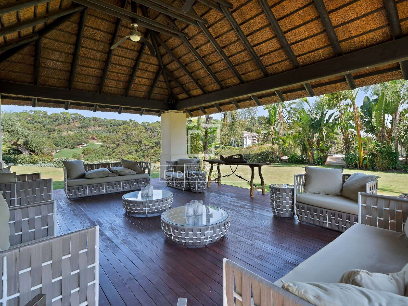 Chalet de 6 habitaciones en Benahavís en venta con piscina garaje - 15.000.000 € (Ref: 9978022)