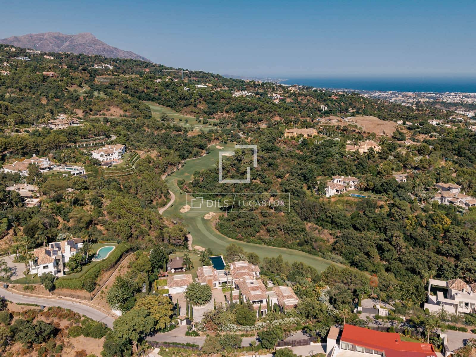 Chalet de 6 habitaciones en Benahavís en venta con piscina garaje - 15.000.000 € (Ref: 9978022)