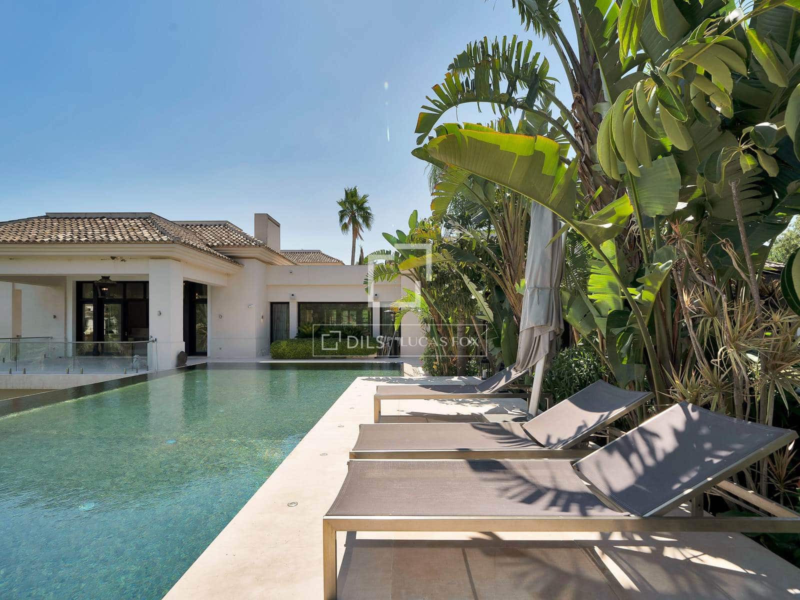 Chalet de 6 habitaciones en Benahavís en venta con piscina garaje - 15.000.000 € (Ref: 9978022)