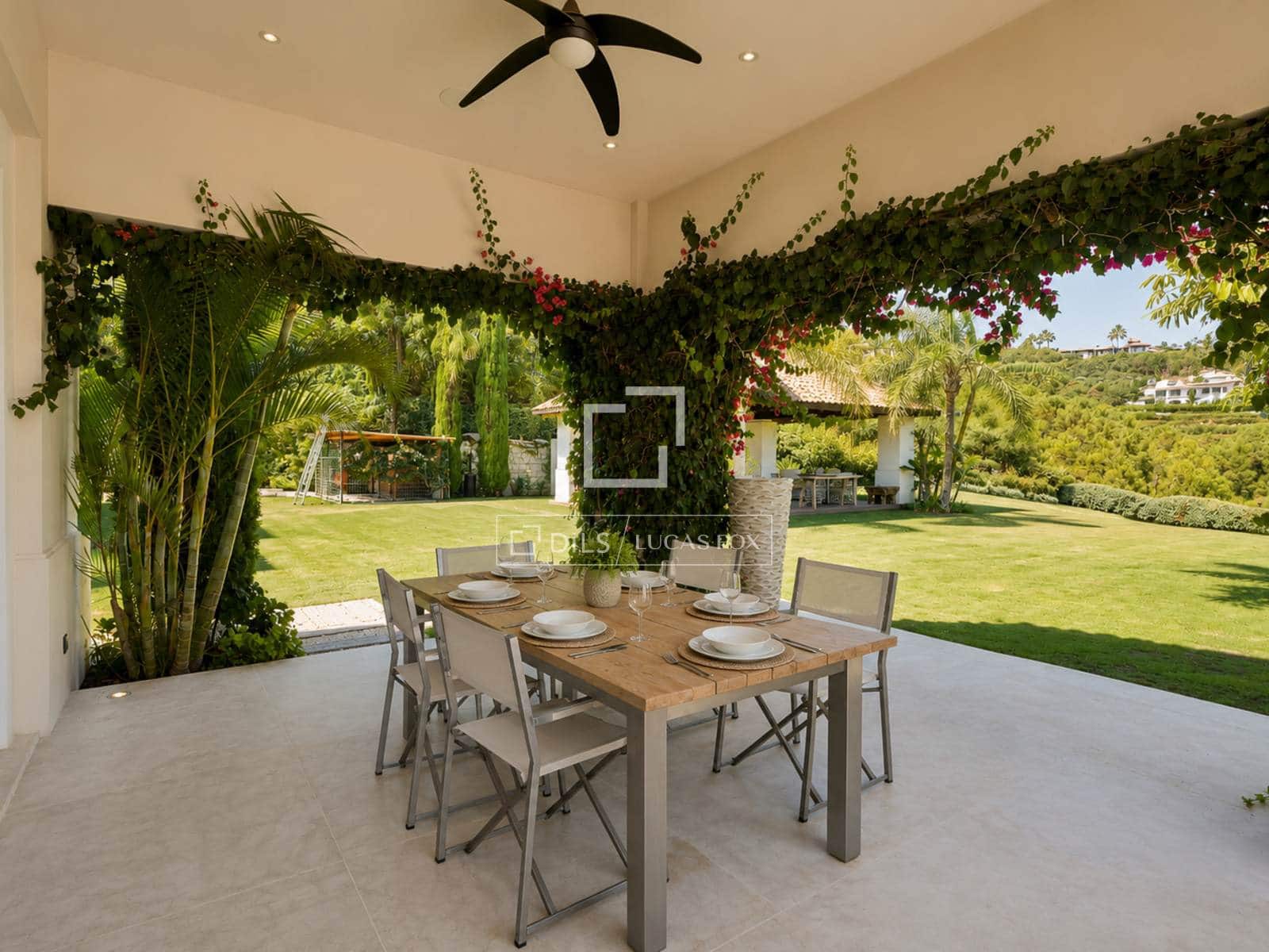 6 bedroom Villa for sale in Benahavis with pool garage - € 15,000,000 (Ref: 9978022)