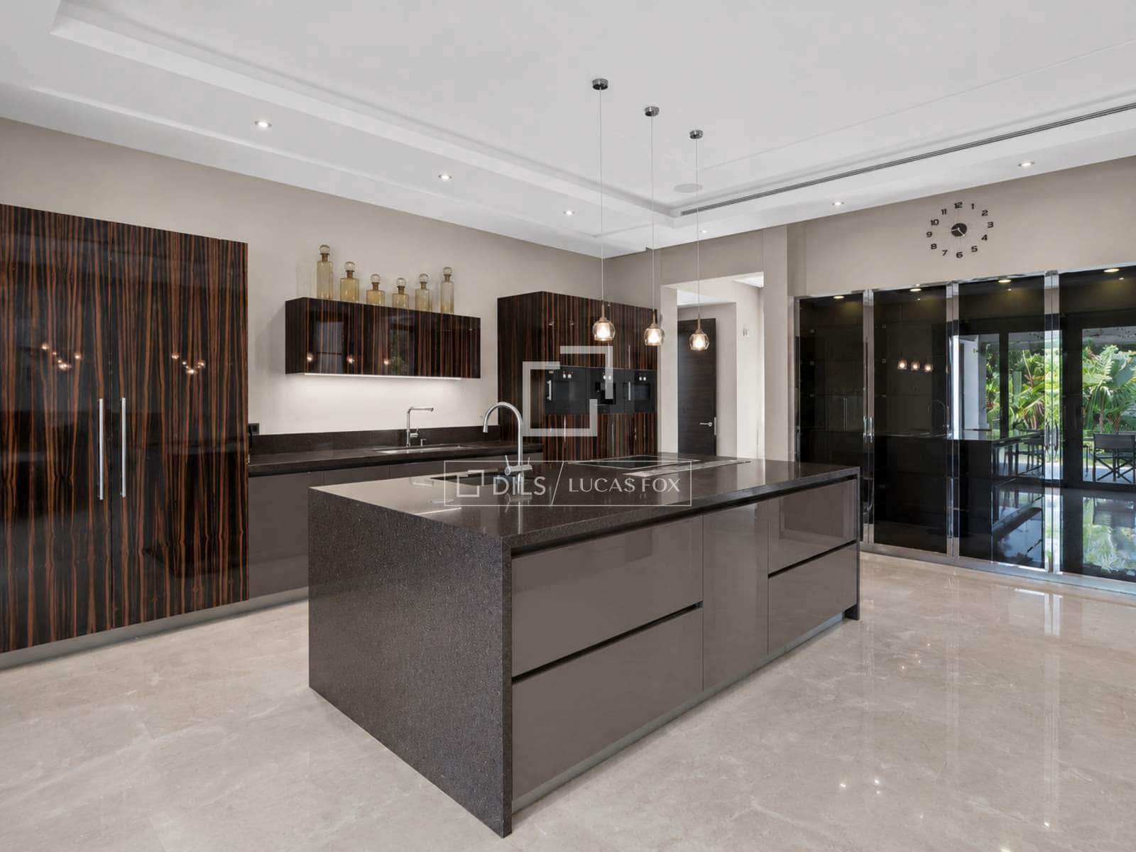 6 bedroom Villa for sale in Benahavis with pool garage - € 15,000,000 (Ref: 9978022)
