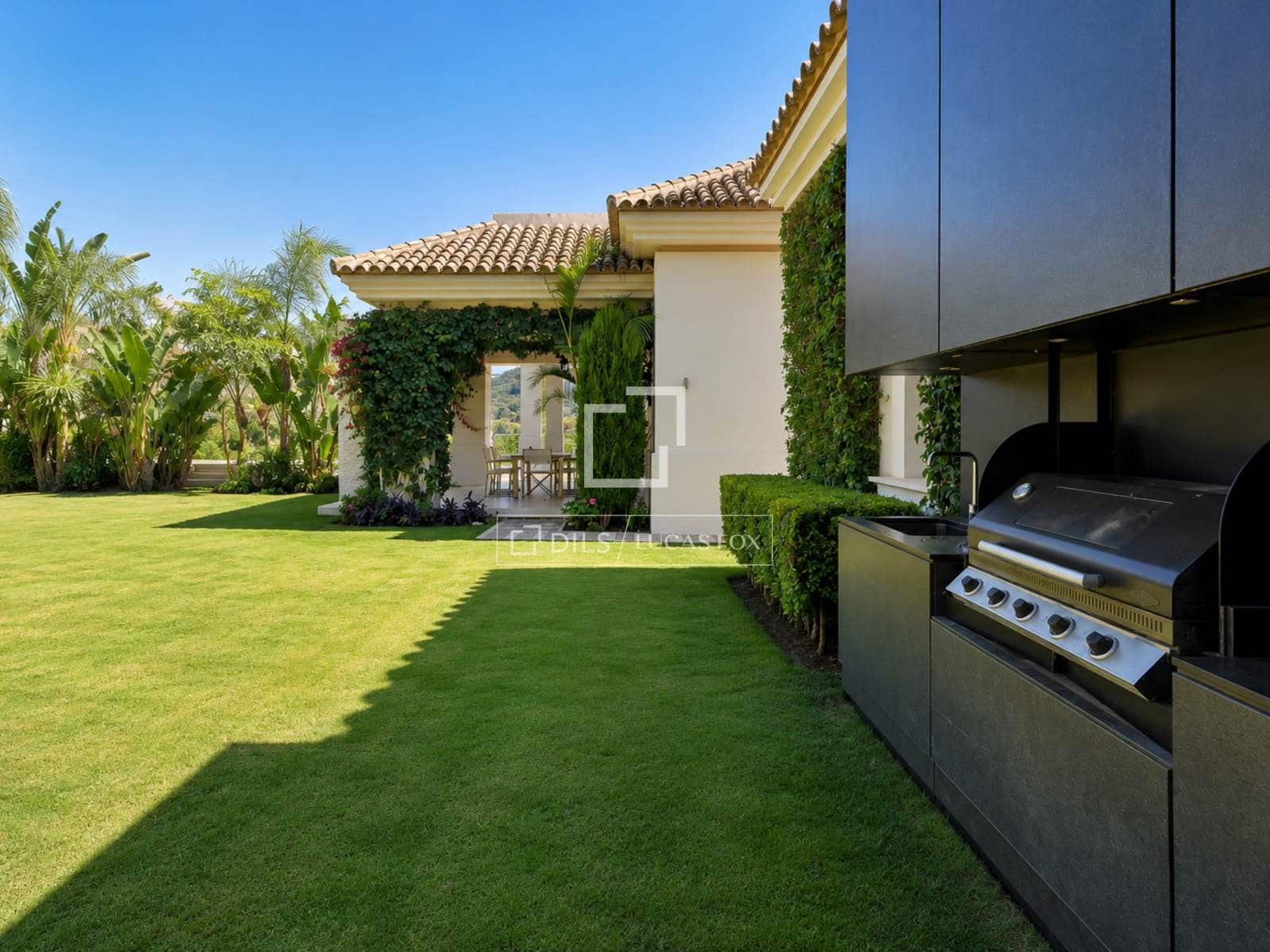 6 bedroom Villa for sale in Benahavis with pool garage - € 15,000,000 (Ref: 9978022)