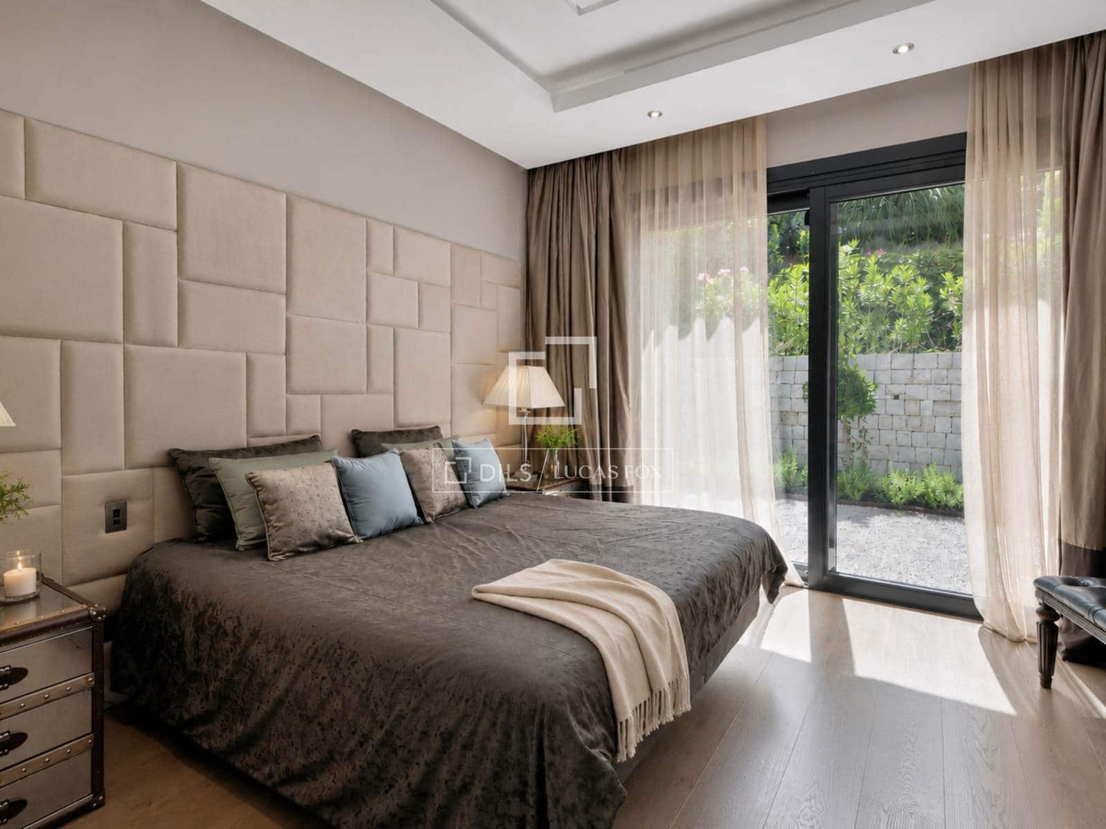 6 bedroom Villa for sale in Benahavis with pool garage - € 15,000,000 (Ref: 9978022)