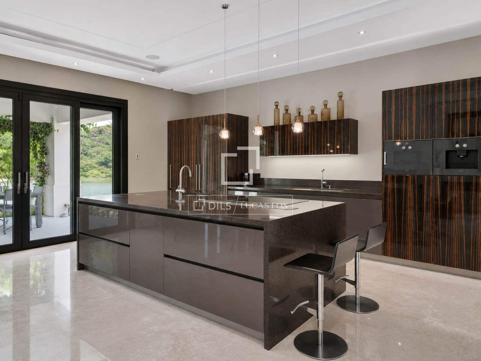 6 bedroom Villa for sale in Benahavis with pool garage - € 15,000,000 (Ref: 9978022)