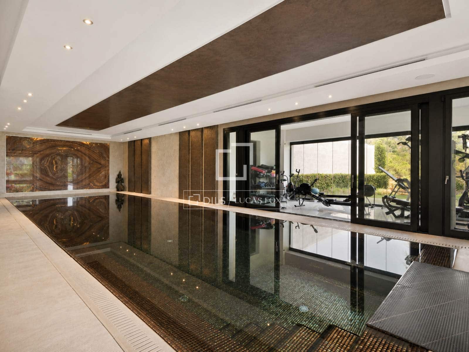 6 bedroom Villa for sale in Benahavis with pool garage - € 15,000,000 (Ref: 9978022)