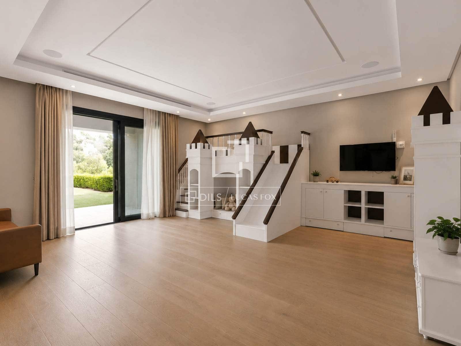 6 bedroom Villa for sale in Benahavis with pool garage - € 15,000,000 (Ref: 9978022)