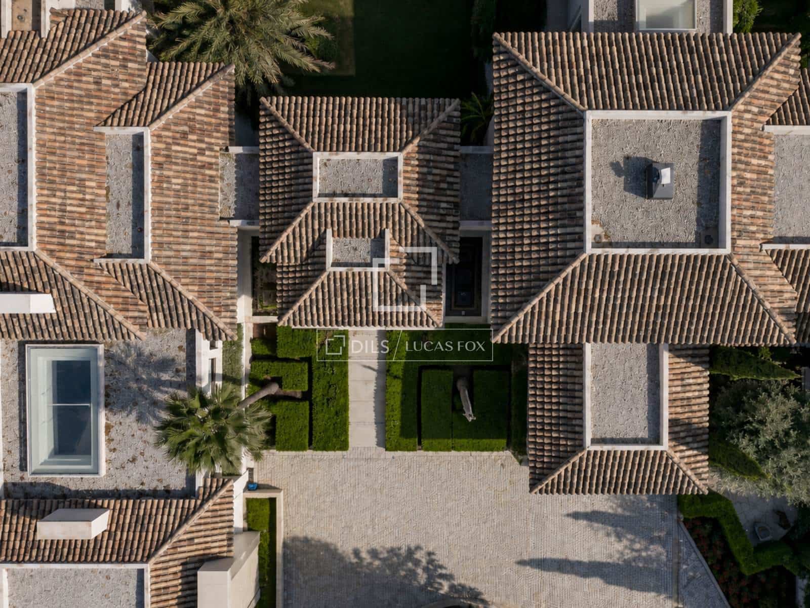 6 bedroom Villa for sale in Benahavis with pool garage - € 15,000,000 (Ref: 9978022)