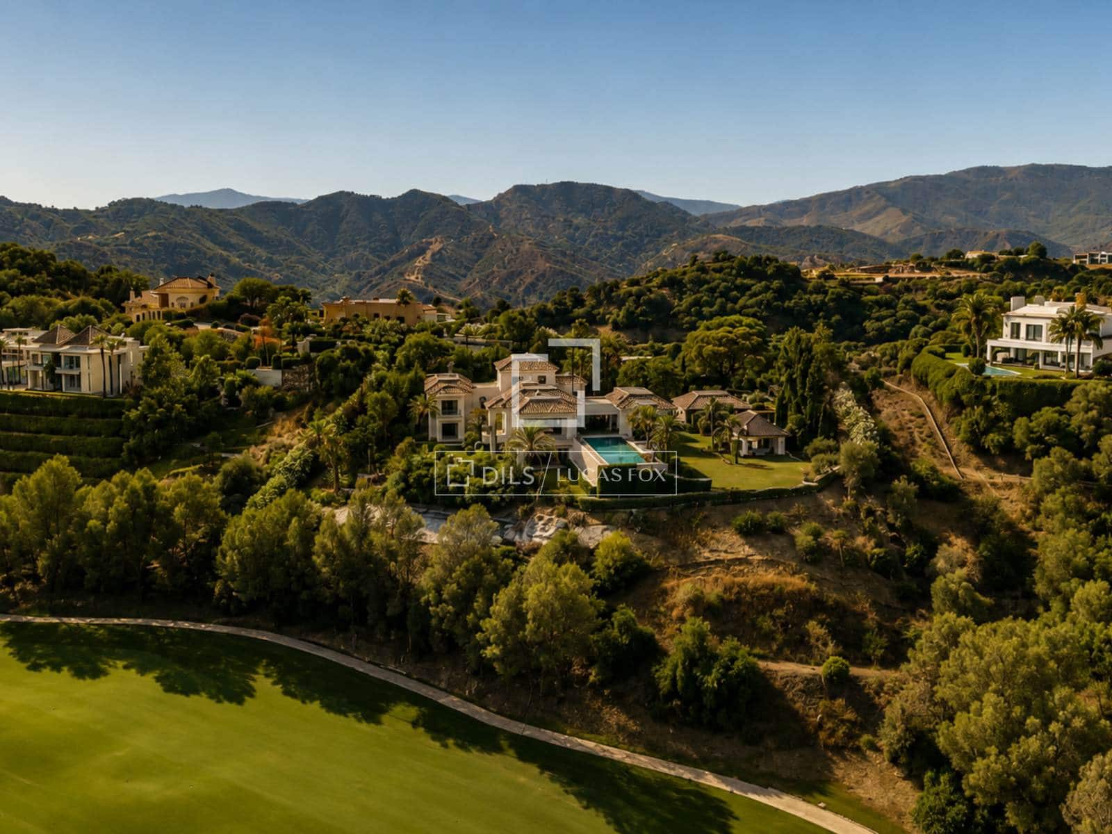 6 soverom Villa til salgs i Benahavis med svømmebasseng garasje - € 12 300 000 (Ref: 9978022)