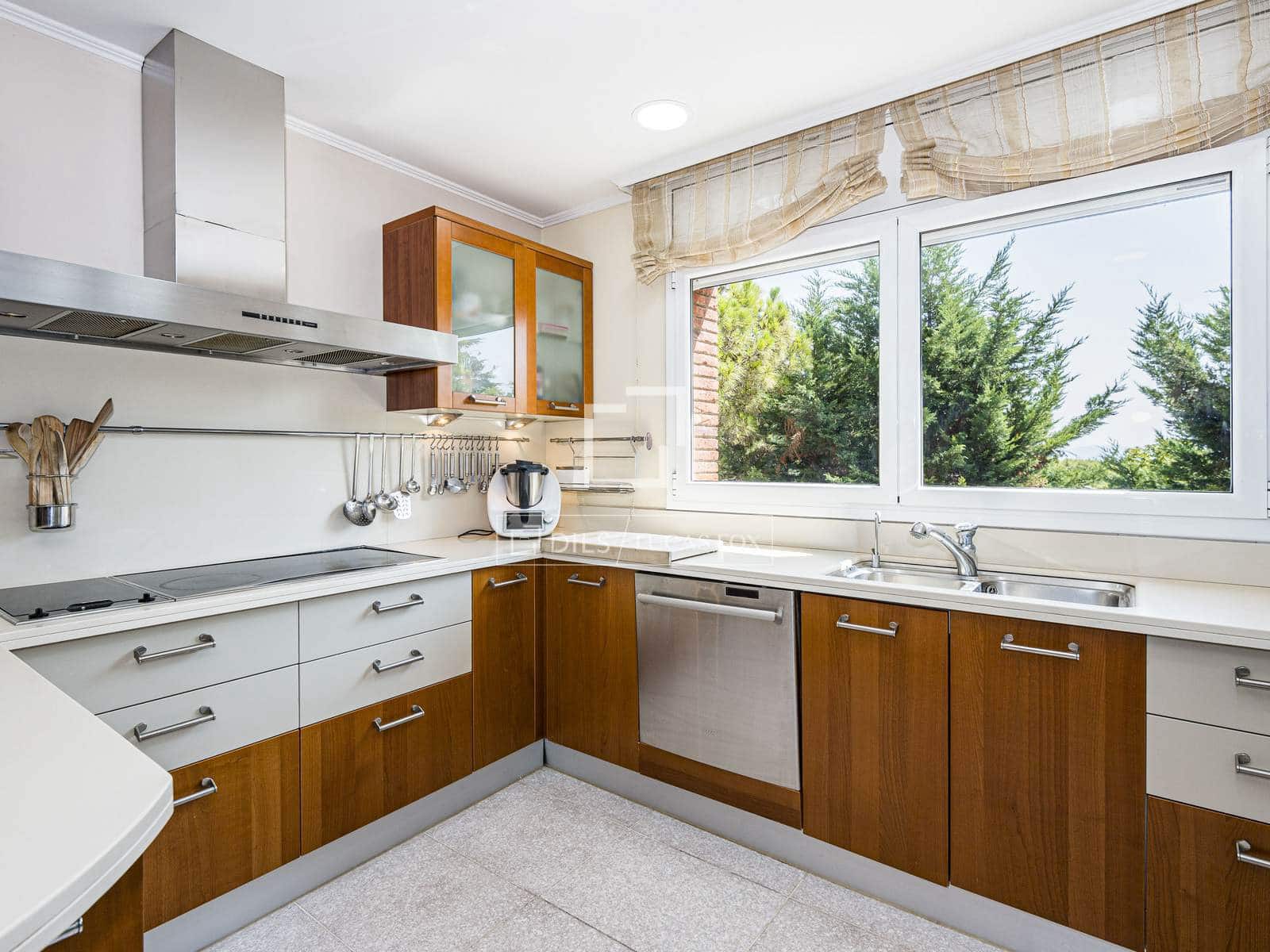 4 soveværelse Villa til salg i Bellaterra med swimmingpool garage - € 1.380.000 (Ref: 9978023)