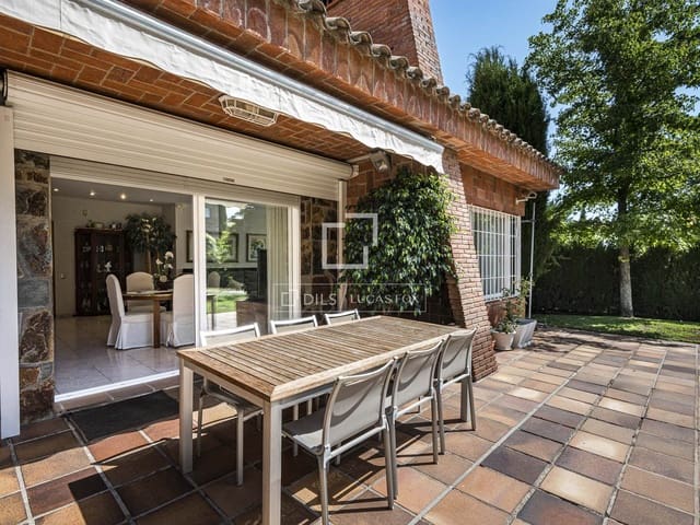4 soveværelse Villa til salg i Bellaterra, Cerdanyola del Vallès med swimmingpool garage - € 1.380.000 (Ref: 9978023)