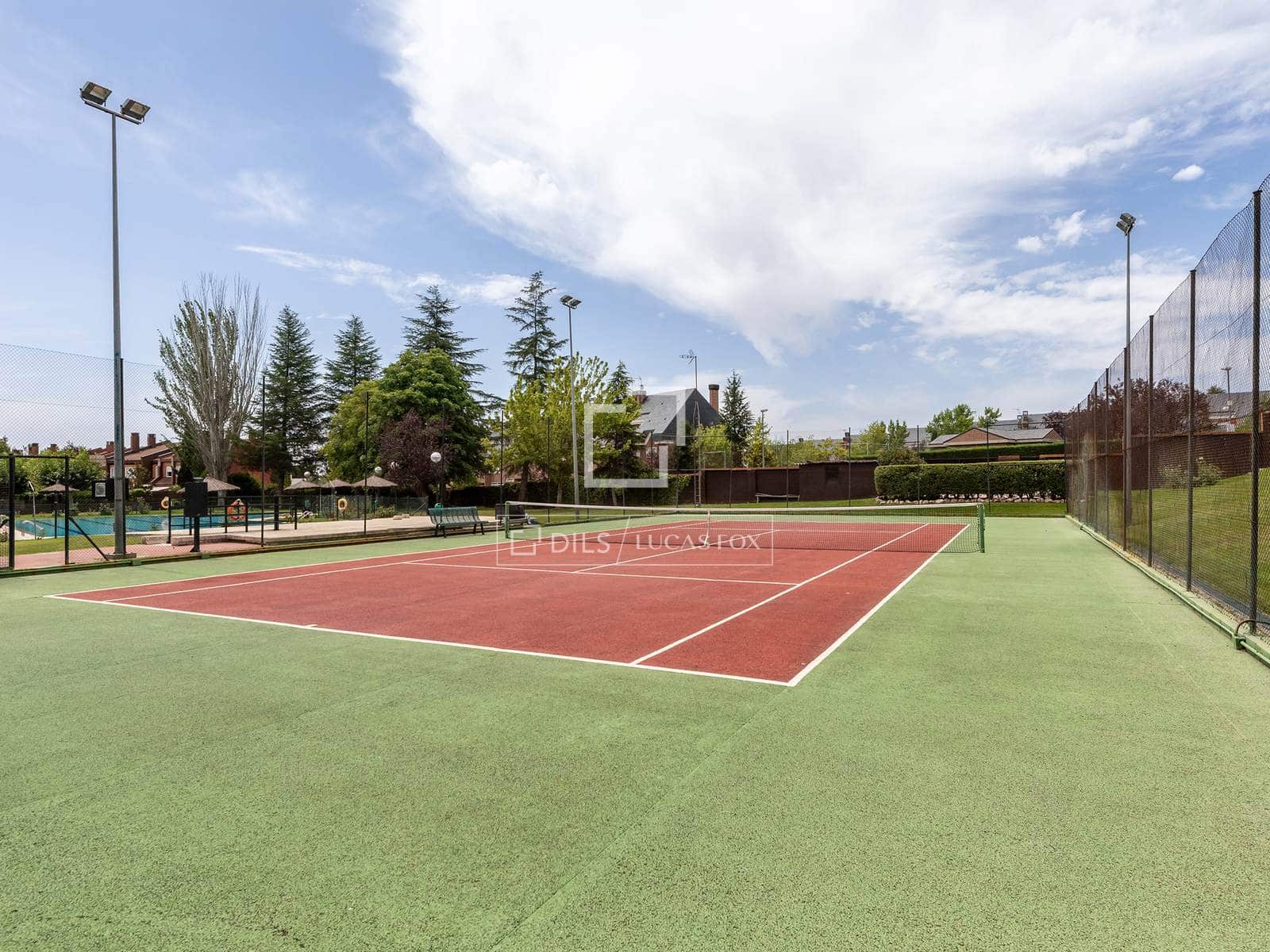 5 sovrum Villa till salu i Majadahonda med pool garage - 1 460 000 € (Ref: 9978054)