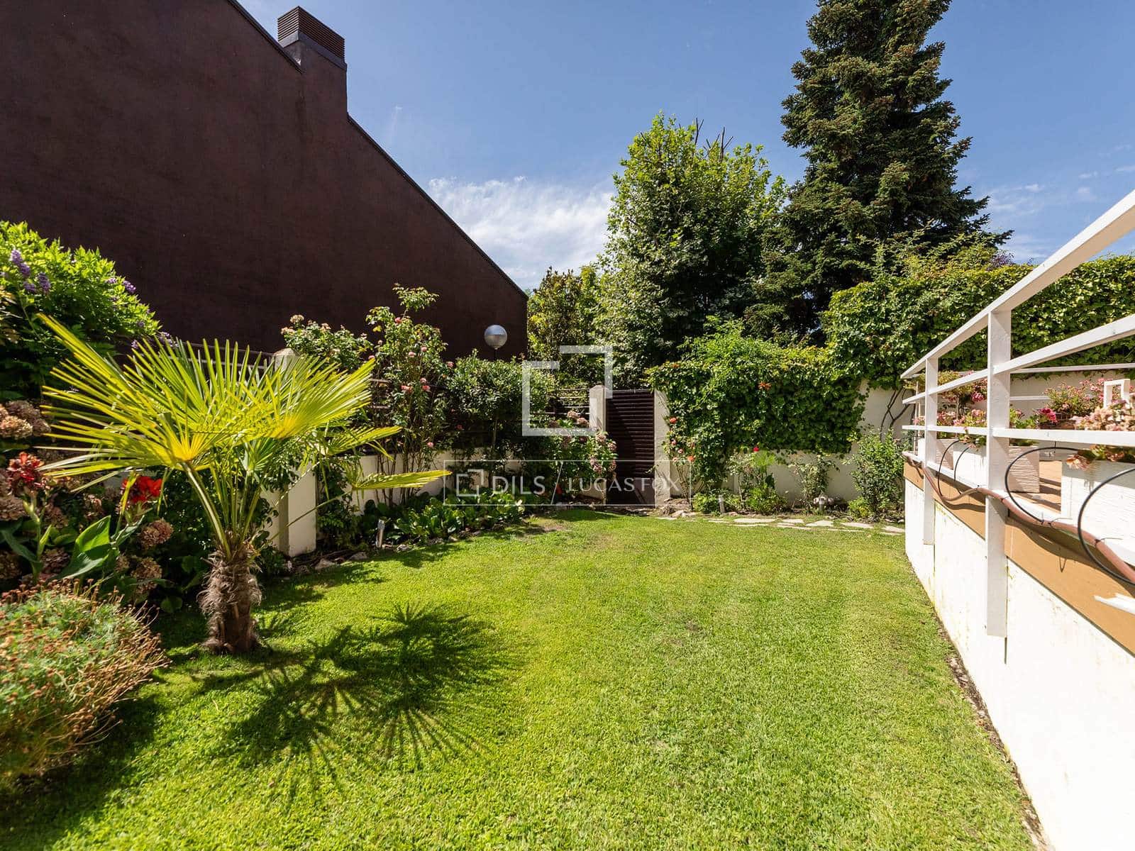 5 sovrum Villa till salu i Majadahonda med pool garage - 1 460 000 € (Ref: 9978054)