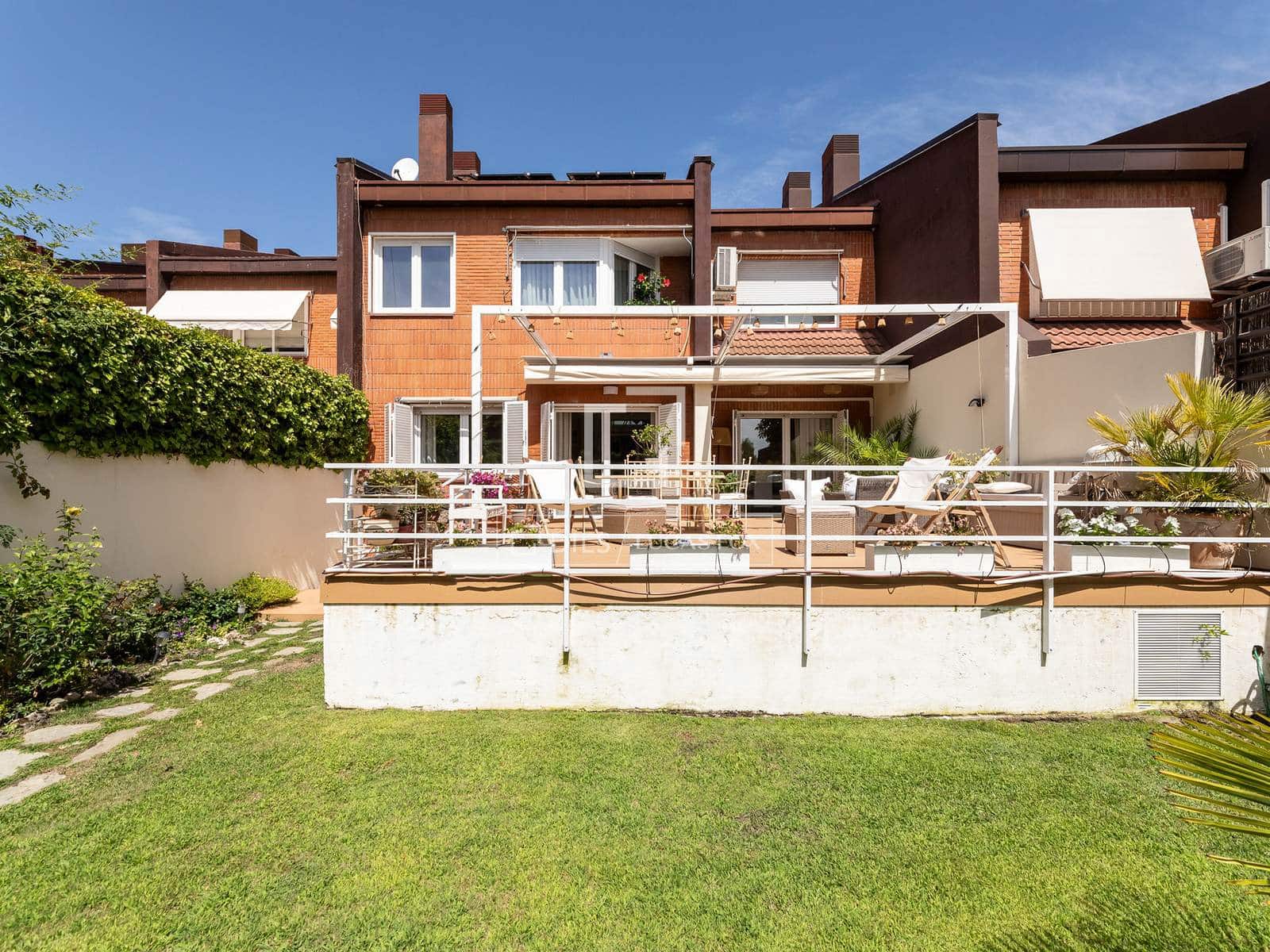 5 sovrum Villa till salu i Majadahonda med pool garage - 1 460 000 € (Ref: 9978054)