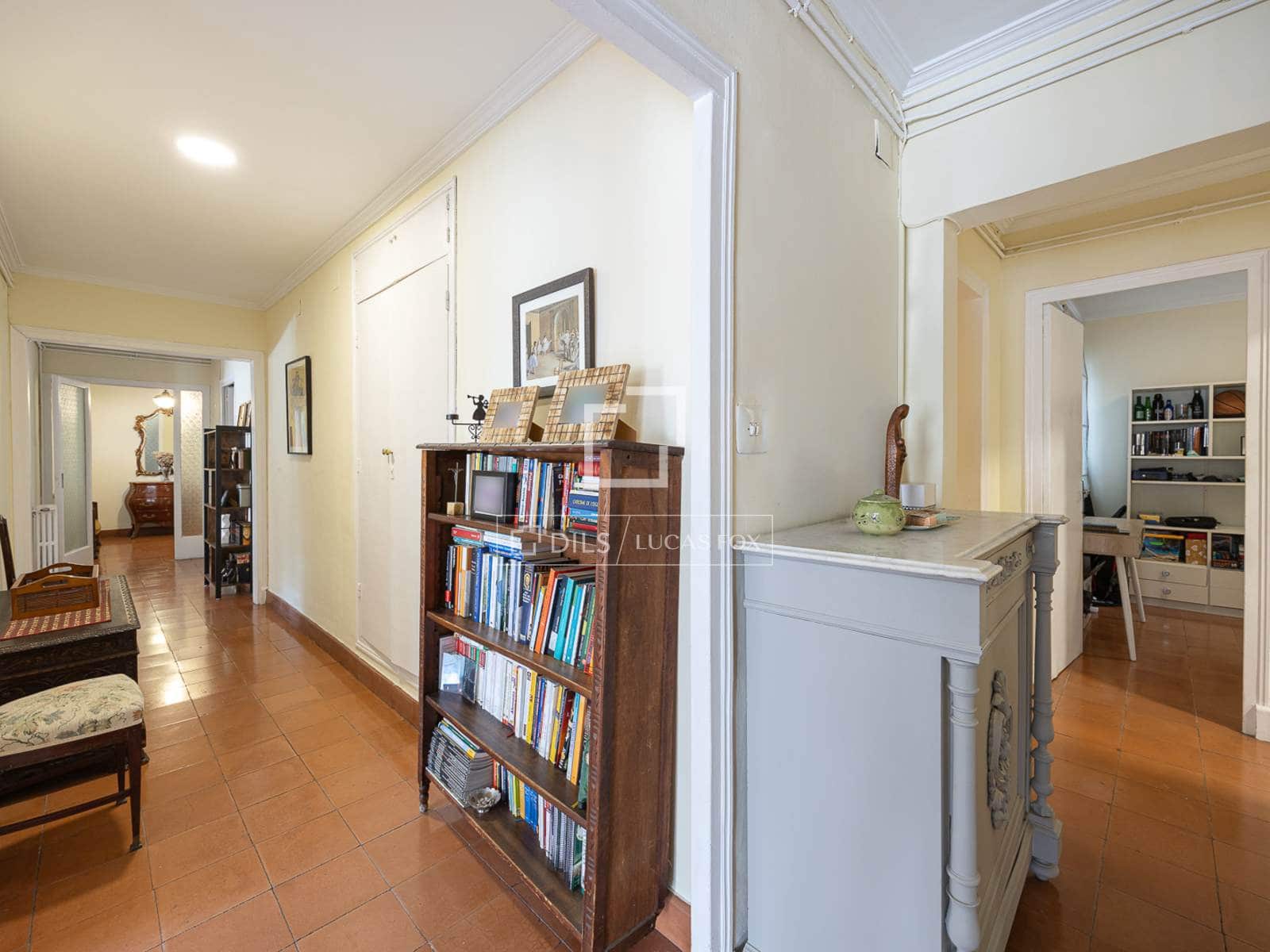 5 soveværelse Lejlighed til salg i Barcelona by - € 915.000 (Ref: 9979323)