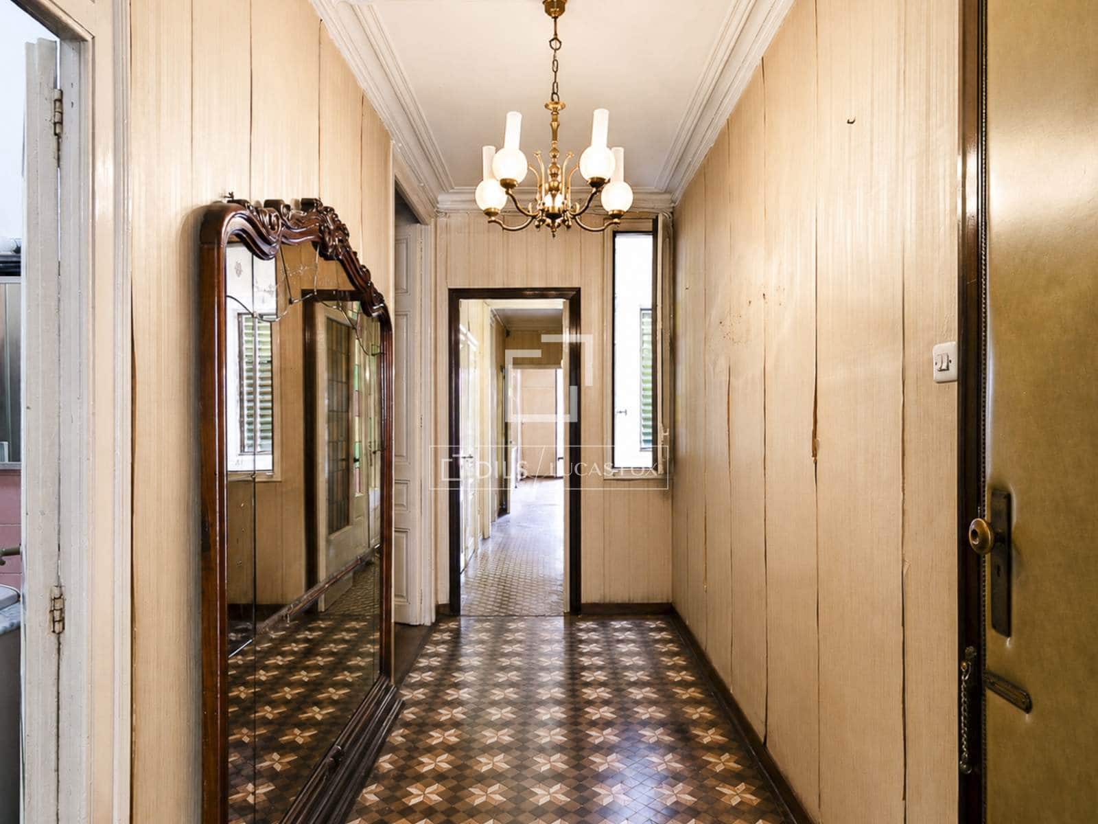 5 soveværelse Lejlighed til salg i Barcelona by med garage - € 625.000 (Ref: 9980637)