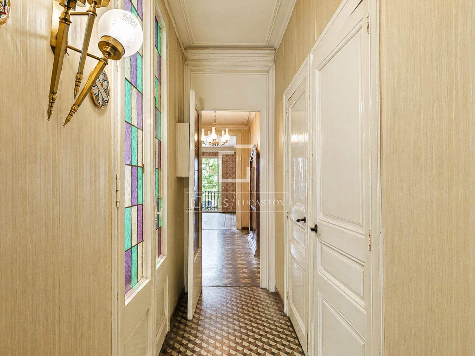 5 soveværelse Lejlighed til salg i Barcelona by med garage - € 625.000 (Ref: 9980637)