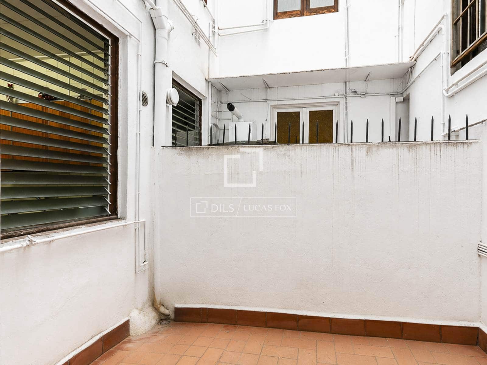 5 soveværelse Lejlighed til salg i Barcelona by med garage - € 625.000 (Ref: 9980637)