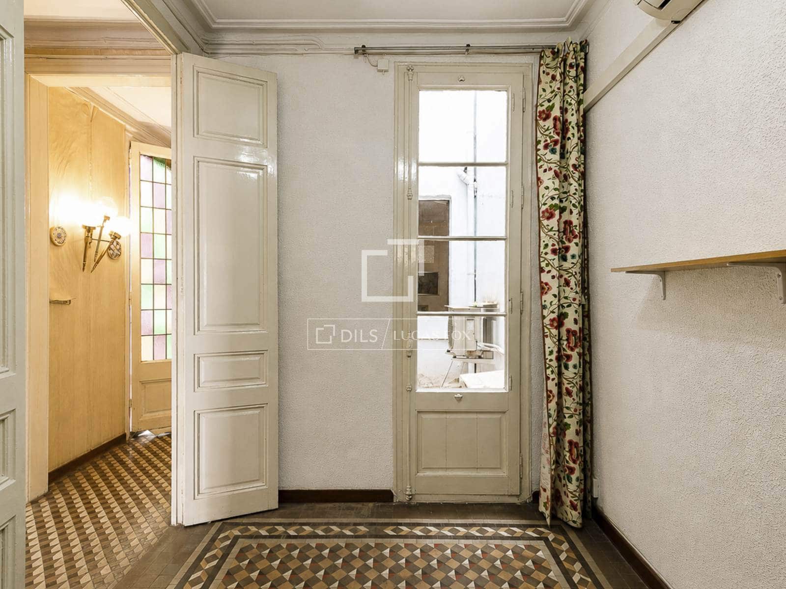 5 soveværelse Lejlighed til salg i Barcelona by med garage - € 625.000 (Ref: 9980637)