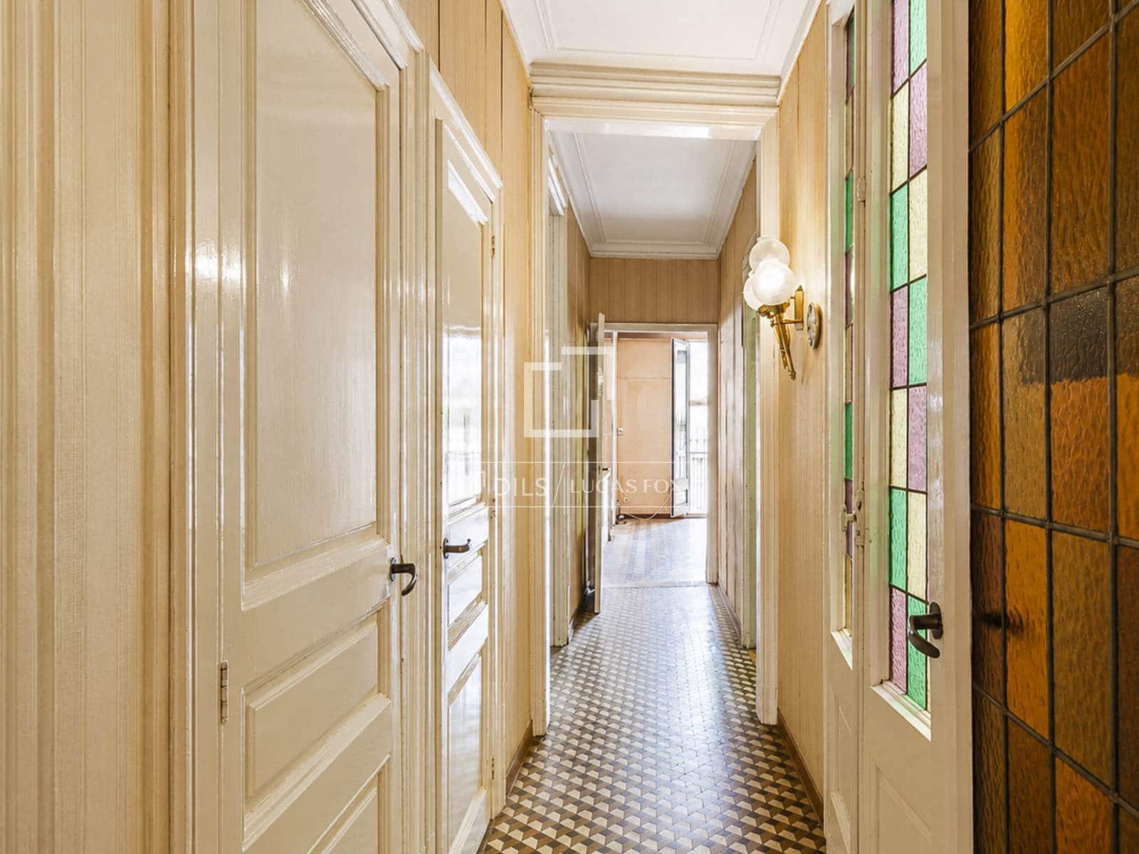 5 soveværelse Lejlighed til salg i Barcelona by med garage - € 625.000 (Ref: 9980637)