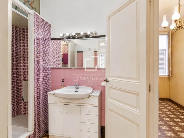5 soveværelse Lejlighed til salg i Barcelona by med garage - € 625.000 (Ref: 9980637)
