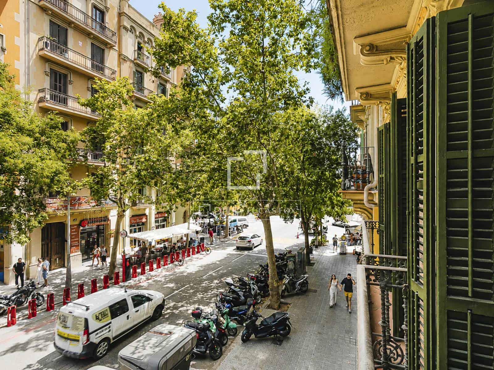 5 soveværelse Lejlighed til salg i Barcelona by med garage - € 625.000 (Ref: 9980637)