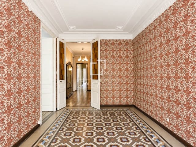 5 soveværelse Lejlighed til salg i Barcelona by med garage - € 625.000 (Ref: 9980637)
