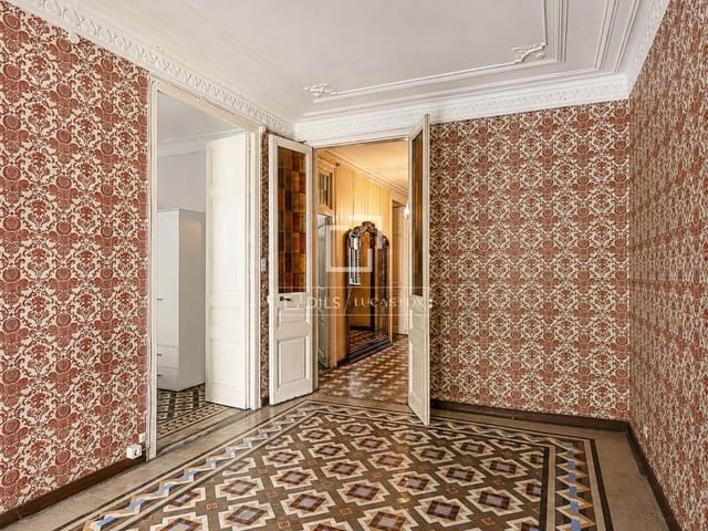 5 soveværelse Lejlighed til salg i Barcelona by med garage - € 625.000 (Ref: 9980637)