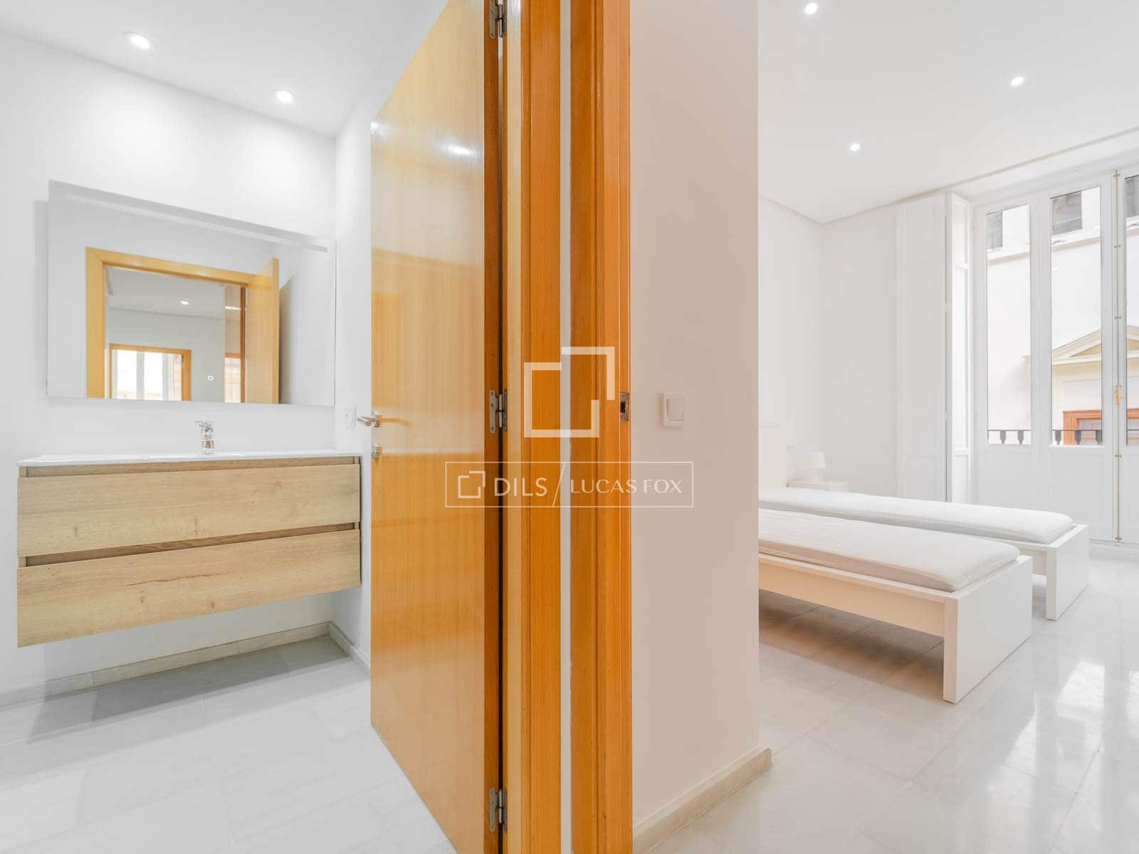 3 bedroom Apartment for rent in Valencia city - € 2,900 (Ref: 9980638)