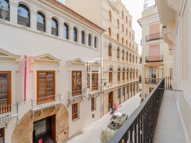 3 slaapkamer Appartement te huur in Valencia stad - € 2.700 (Ref: 9980638)