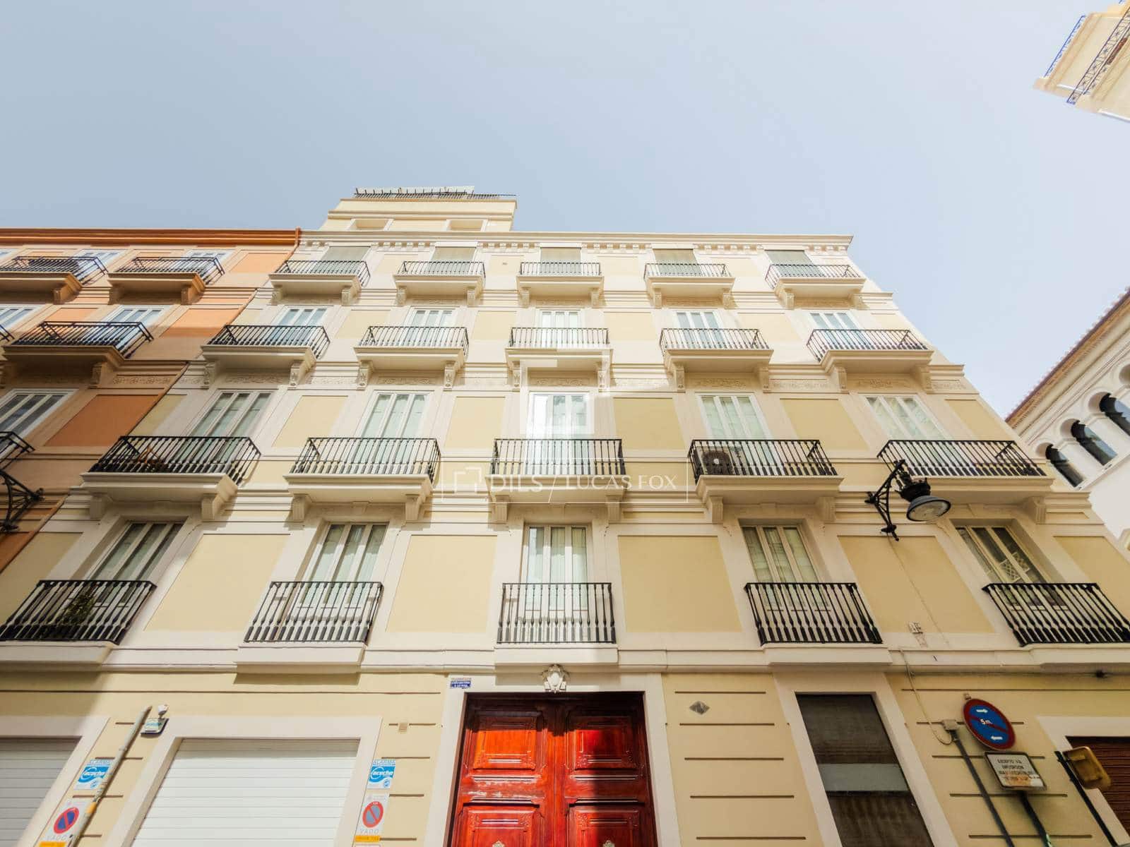 3 bedroom Apartment for rent in Valencia city - € 2,900 (Ref: 9980638)