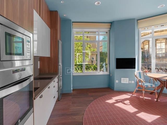 1 slaapkamer Appartement te huur in Donostia-San Sebastián - € 3.000 (Ref: 9981332)