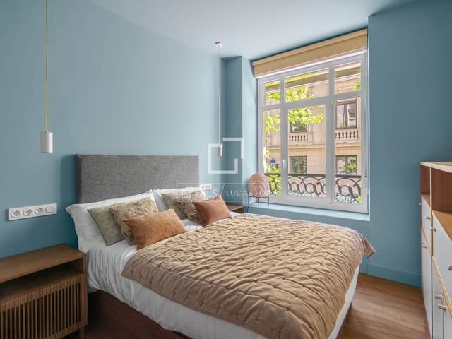 1 slaapkamer Appartement te huur in Donostia-San Sebastián - € 3.000 (Ref: 9981332)