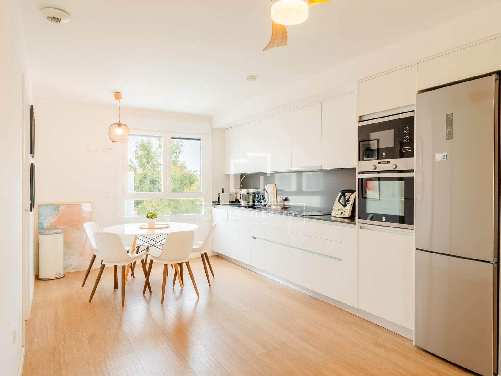 3 bedroom Apartment for rent in Valencia city with pool garage - € 2,600 (Ref: 9981336)