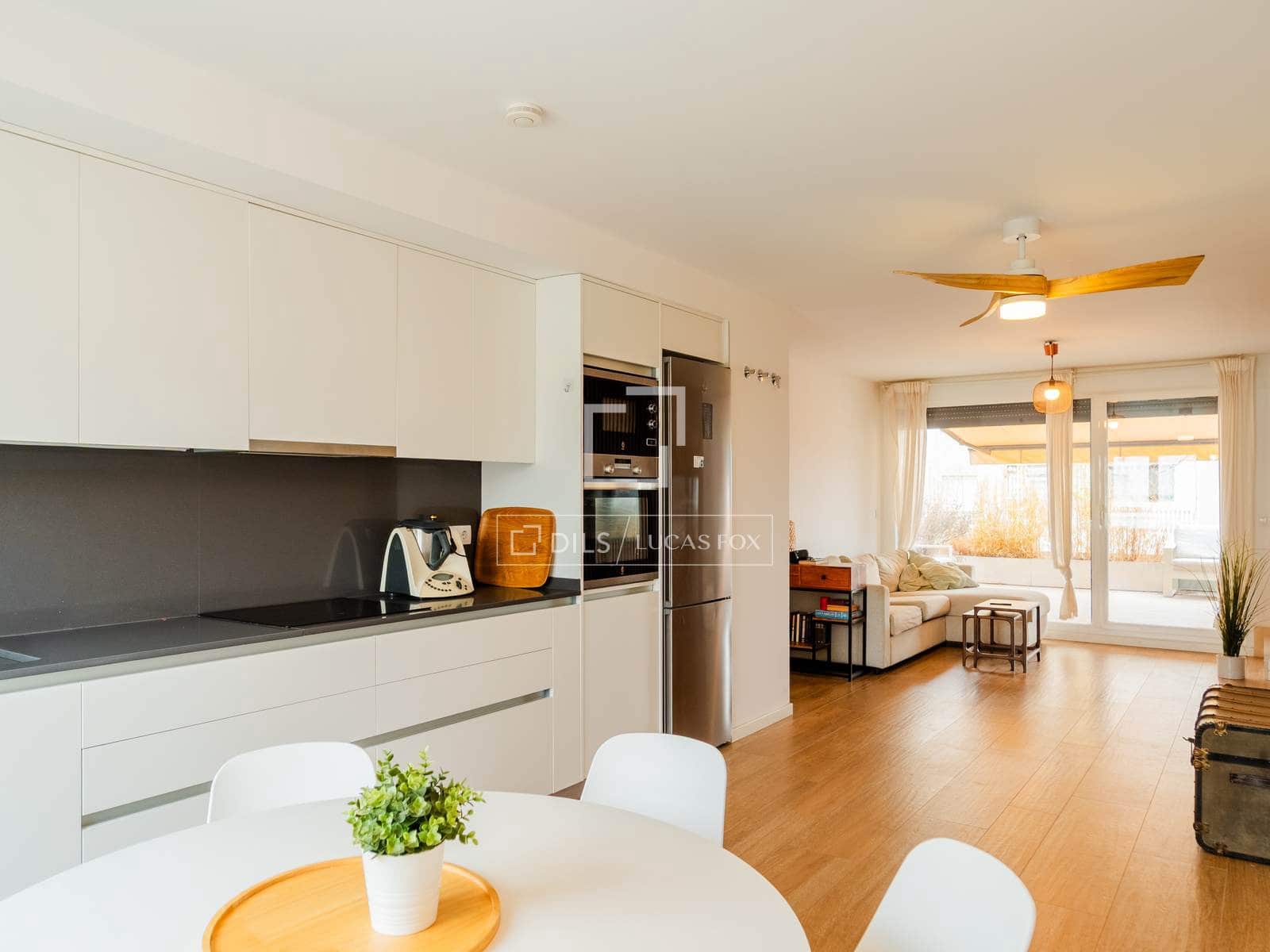 3 bedroom Apartment for rent in Valencia city with pool garage - € 2,600 (Ref: 9981336)