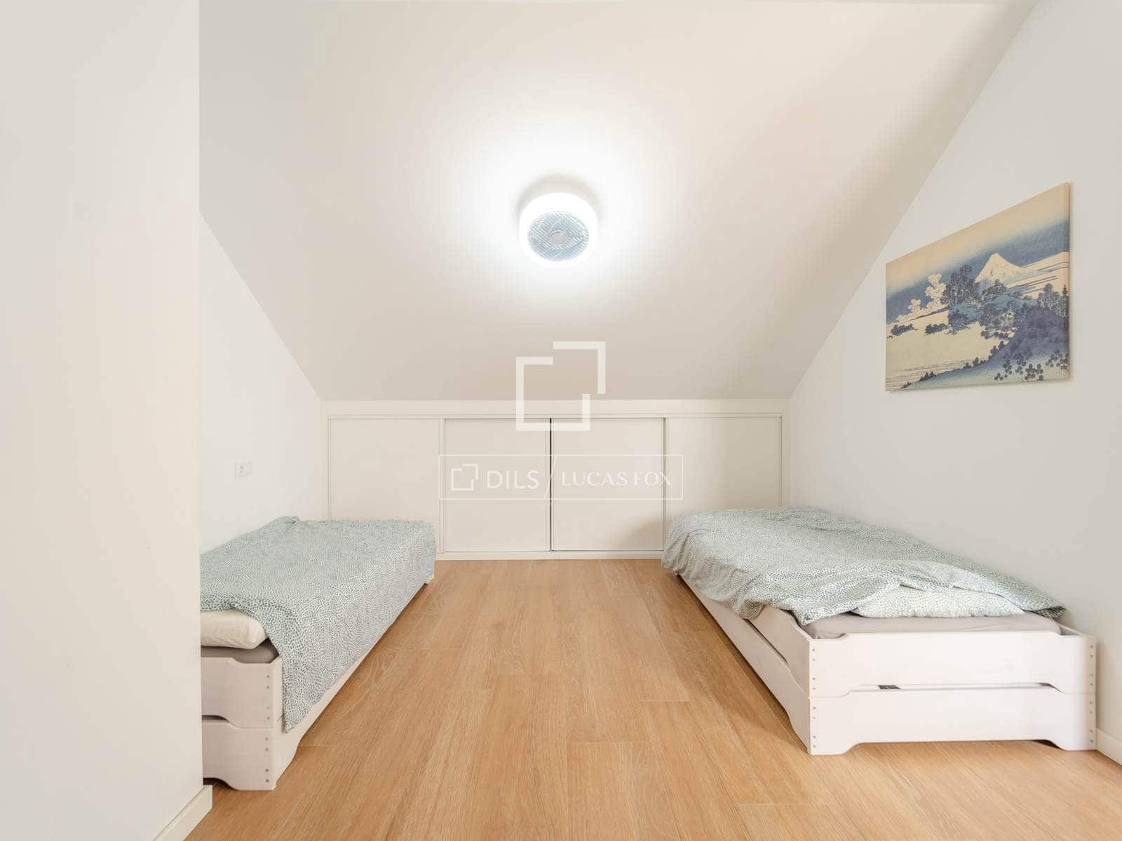 3 bedroom Apartment for rent in Valencia city with pool garage - € 2,600 (Ref: 9981336)