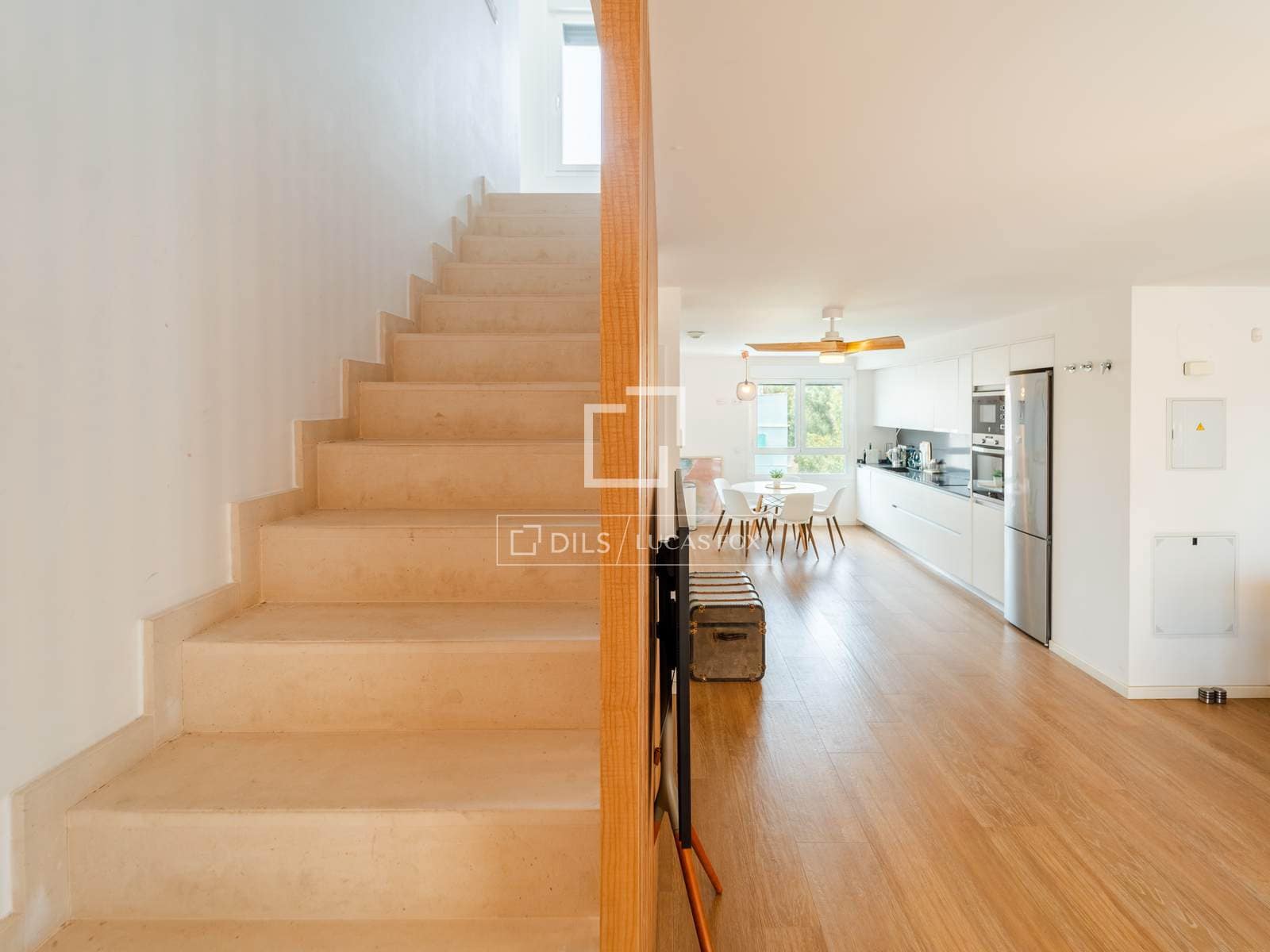 3 bedroom Apartment for rent in Valencia city with pool garage - € 2,600 (Ref: 9981336)