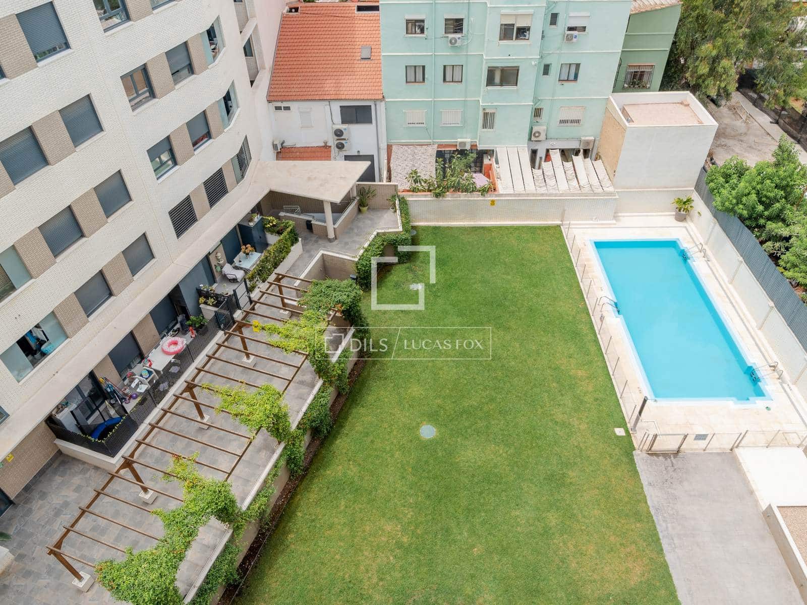 3 bedroom Apartment for rent in Valencia city with pool garage - € 2,600 (Ref: 9981336)
