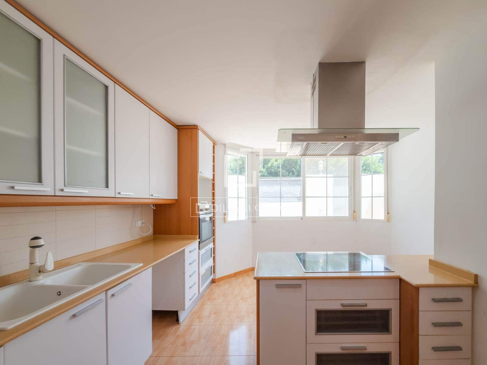 4 bedroom Villa for sale in Rocafort with pool garage - € 699,000 (Ref: 9981452)