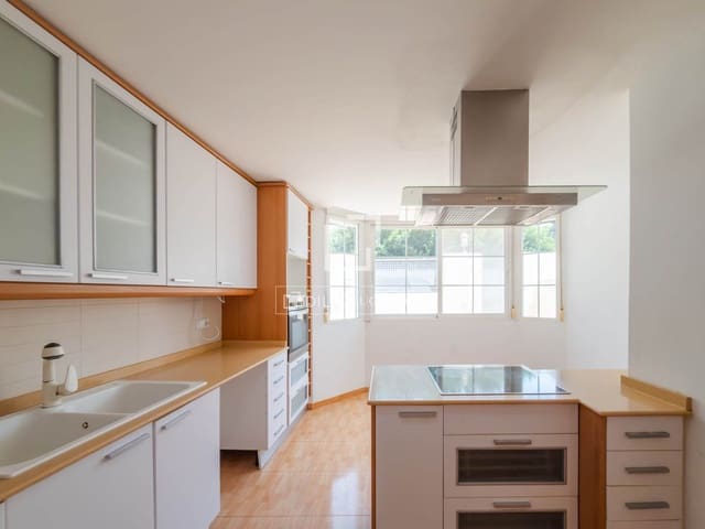 4 bedroom Villa for sale in Rocafort with pool garage - € 699,000 (Ref: 9981452)