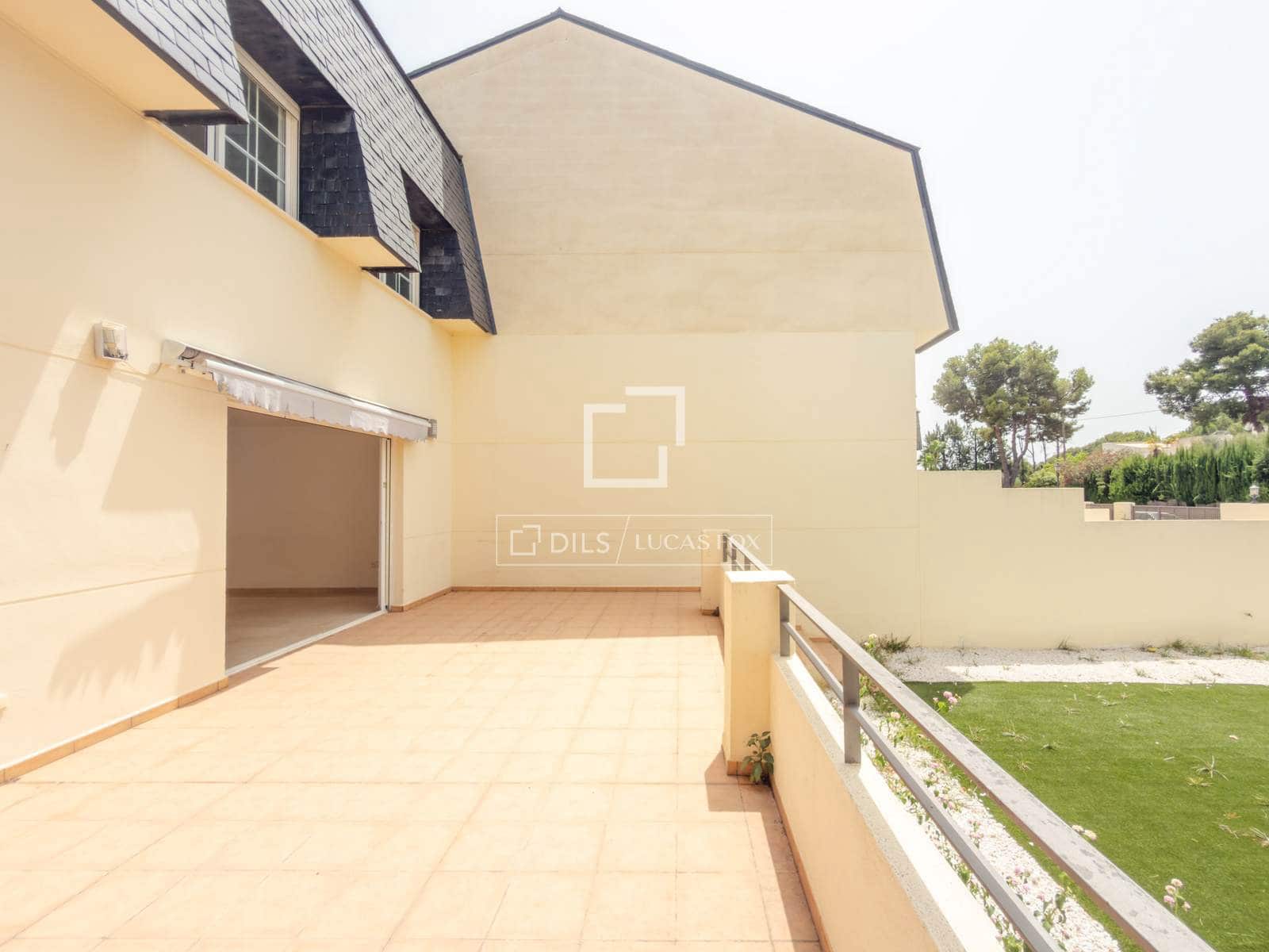 4 bedroom Villa for sale in Rocafort with pool garage - € 699,000 (Ref: 9981452)