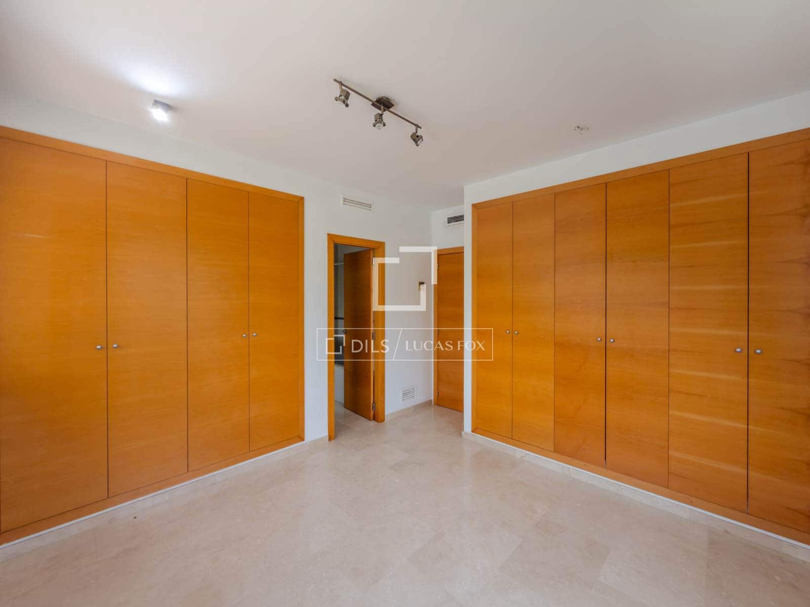 4 bedroom Villa for sale in Rocafort with pool garage - € 699,000 (Ref: 9981452)