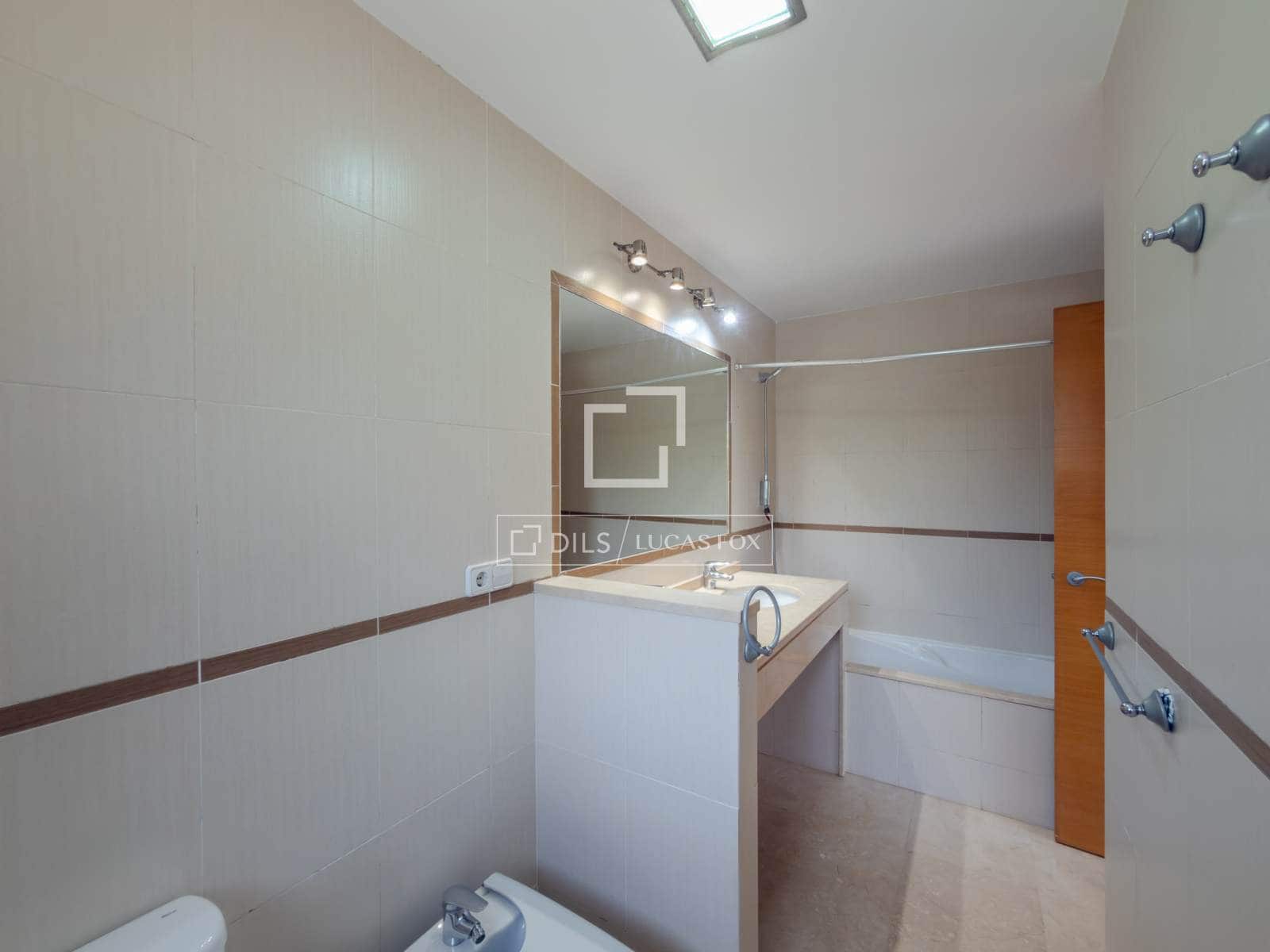 4 bedroom Villa for sale in Rocafort with pool garage - € 699,000 (Ref: 9981452)