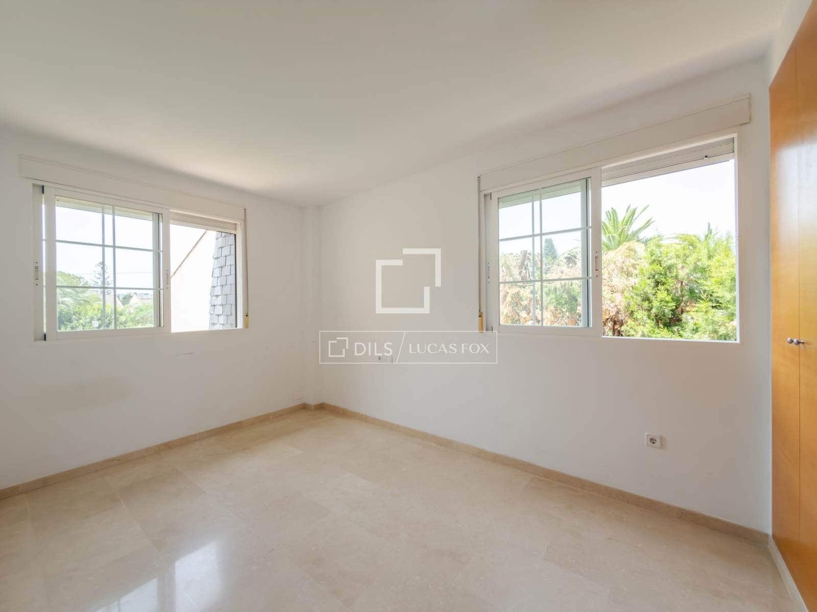 4 bedroom Villa for sale in Rocafort with pool garage - € 699,000 (Ref: 9981452)