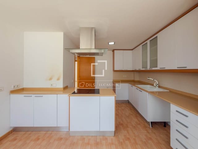 4 bedroom Villa for sale in Rocafort with pool garage - € 699,000 (Ref: 9981452)