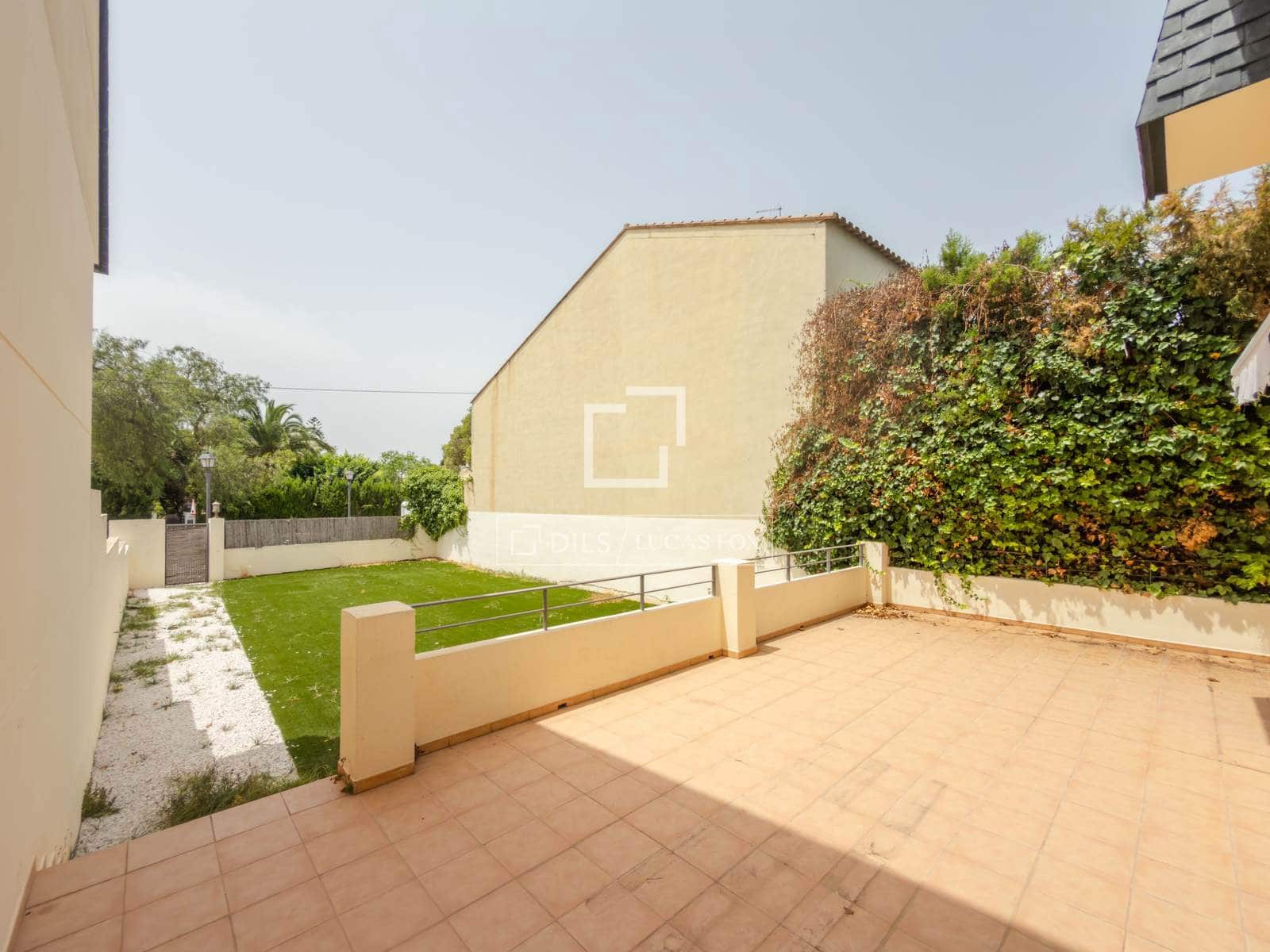 4 bedroom Villa for sale in Rocafort with pool garage - € 699,000 (Ref: 9981452)