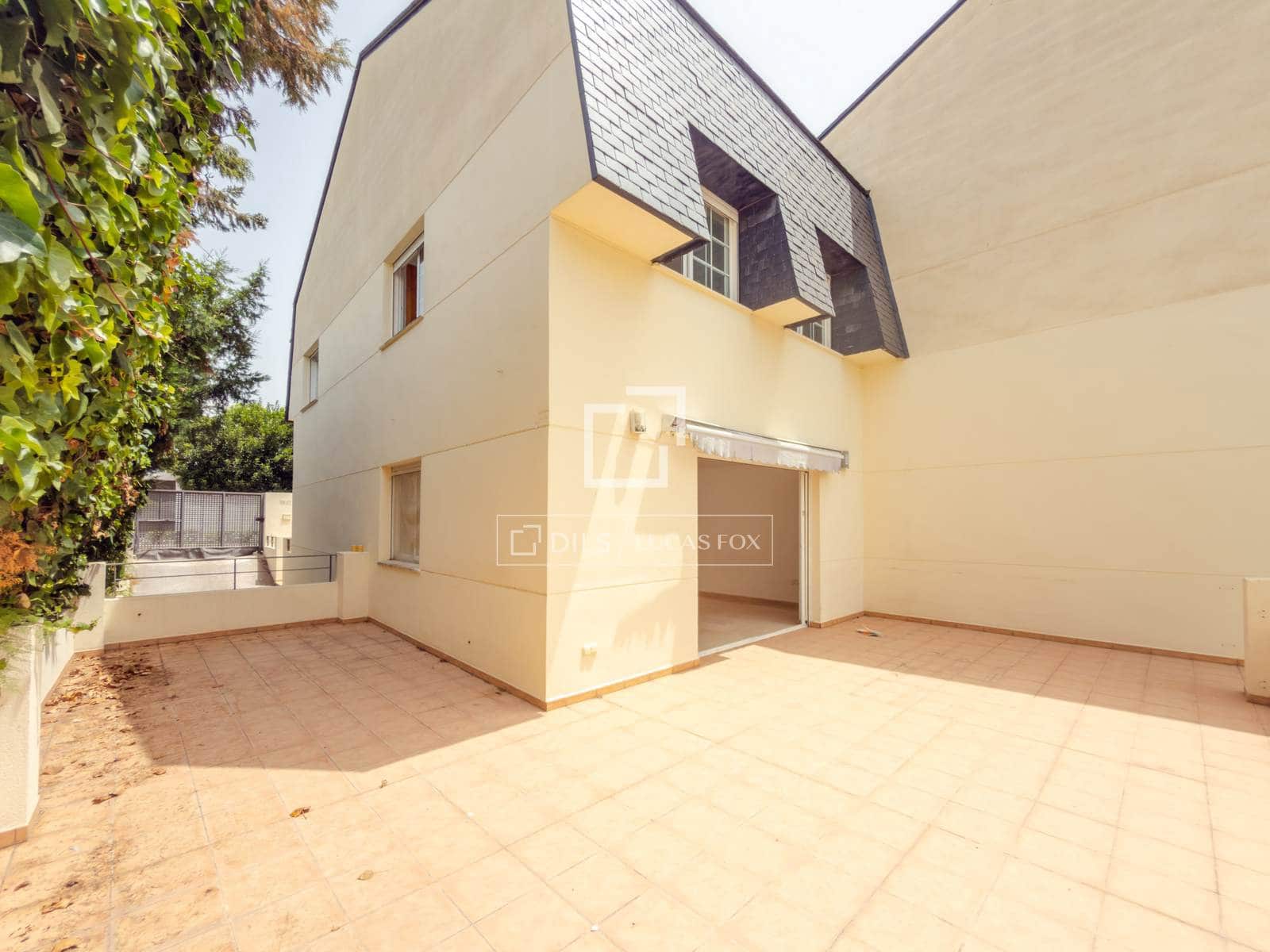 4 bedroom Villa for sale in Rocafort with pool garage - € 699,000 (Ref: 9981452)