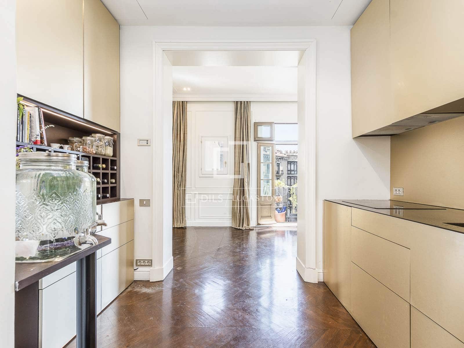 4 soveværelse Lejlighed til salg i Barcelona by - € 1.650.000 (Ref: 9981548)