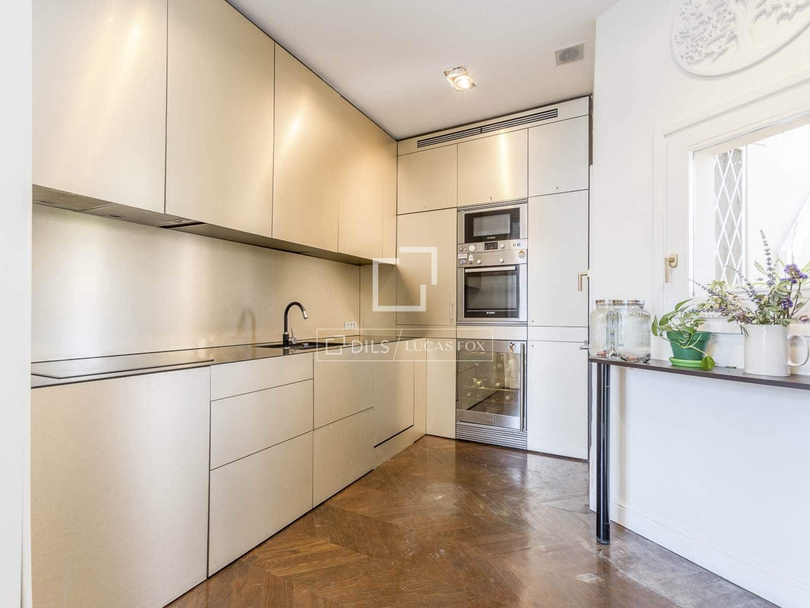 4 soveværelse Lejlighed til salg i Barcelona by - € 1.650.000 (Ref: 9981548)