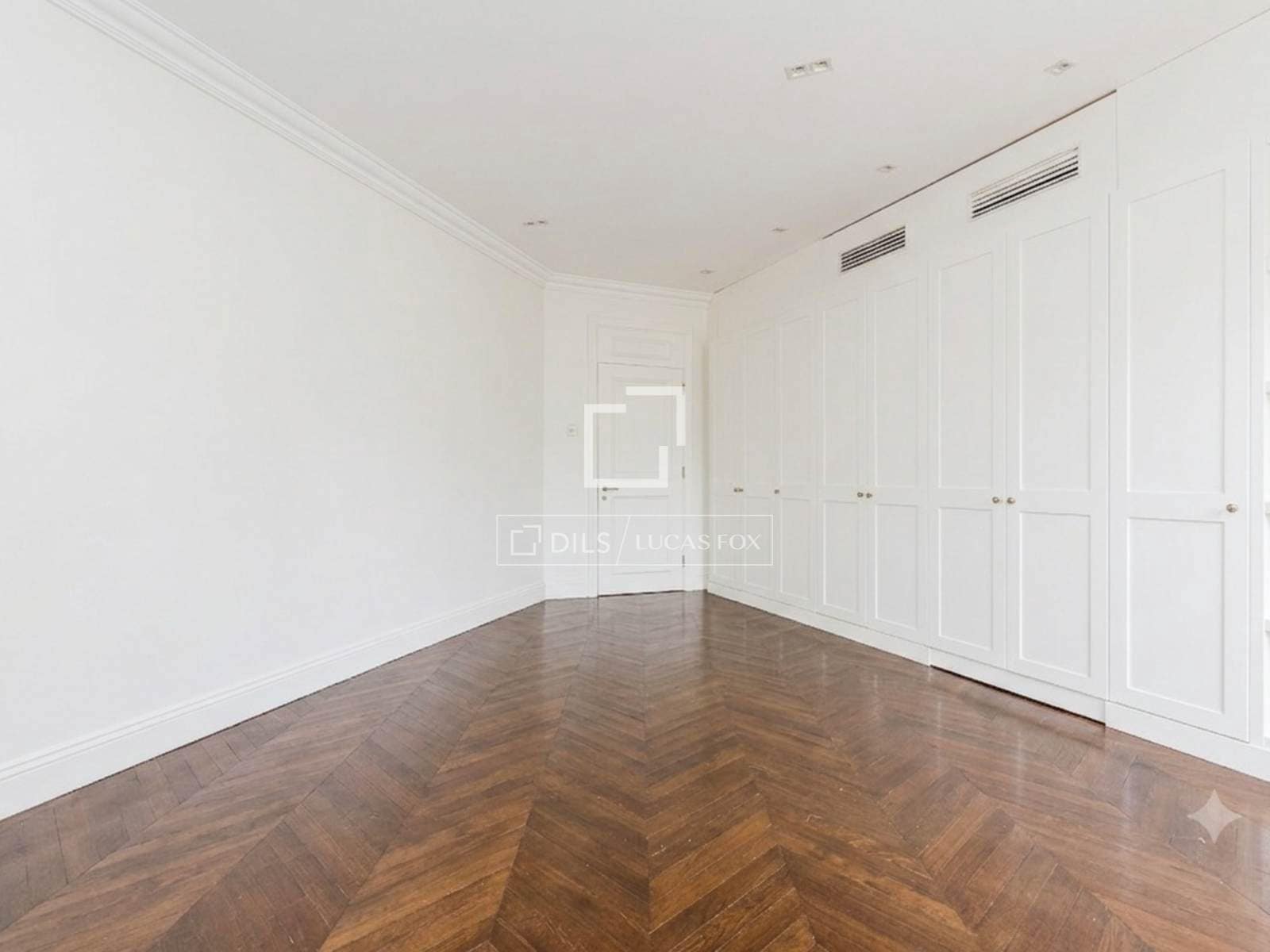 4 soveværelse Lejlighed til salg i Barcelona by - € 1.650.000 (Ref: 9981548)
